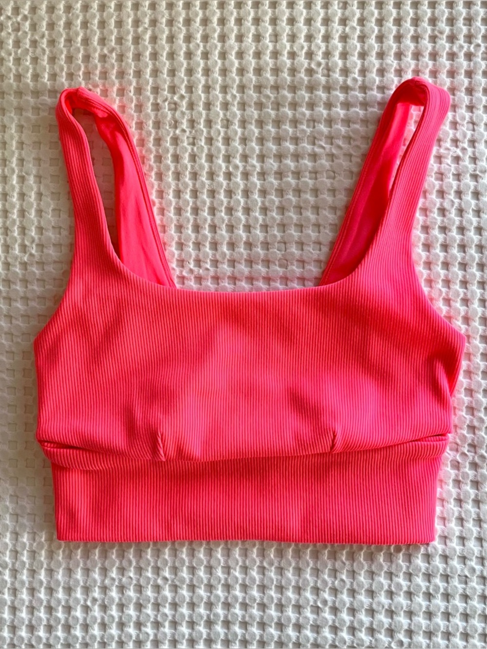 ALO Slit Bra - Fluorescent Pink Coral - XS